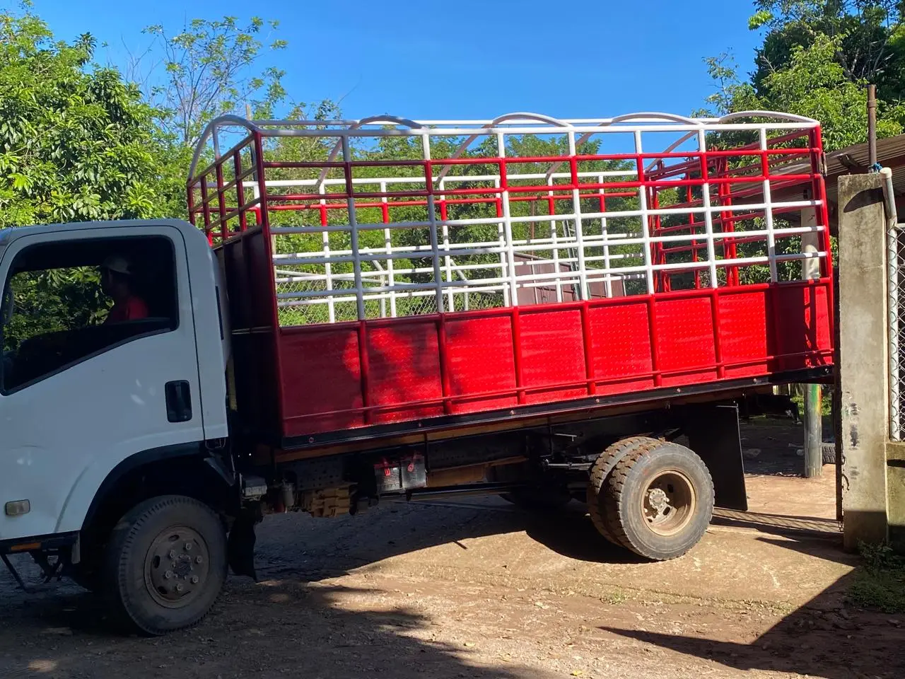 Paila ganadera para camión, trabajo de Taller Los Camilos
